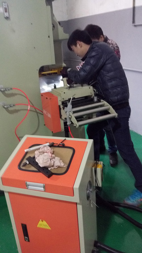�ŷ����ϻ���װ�ֳ�